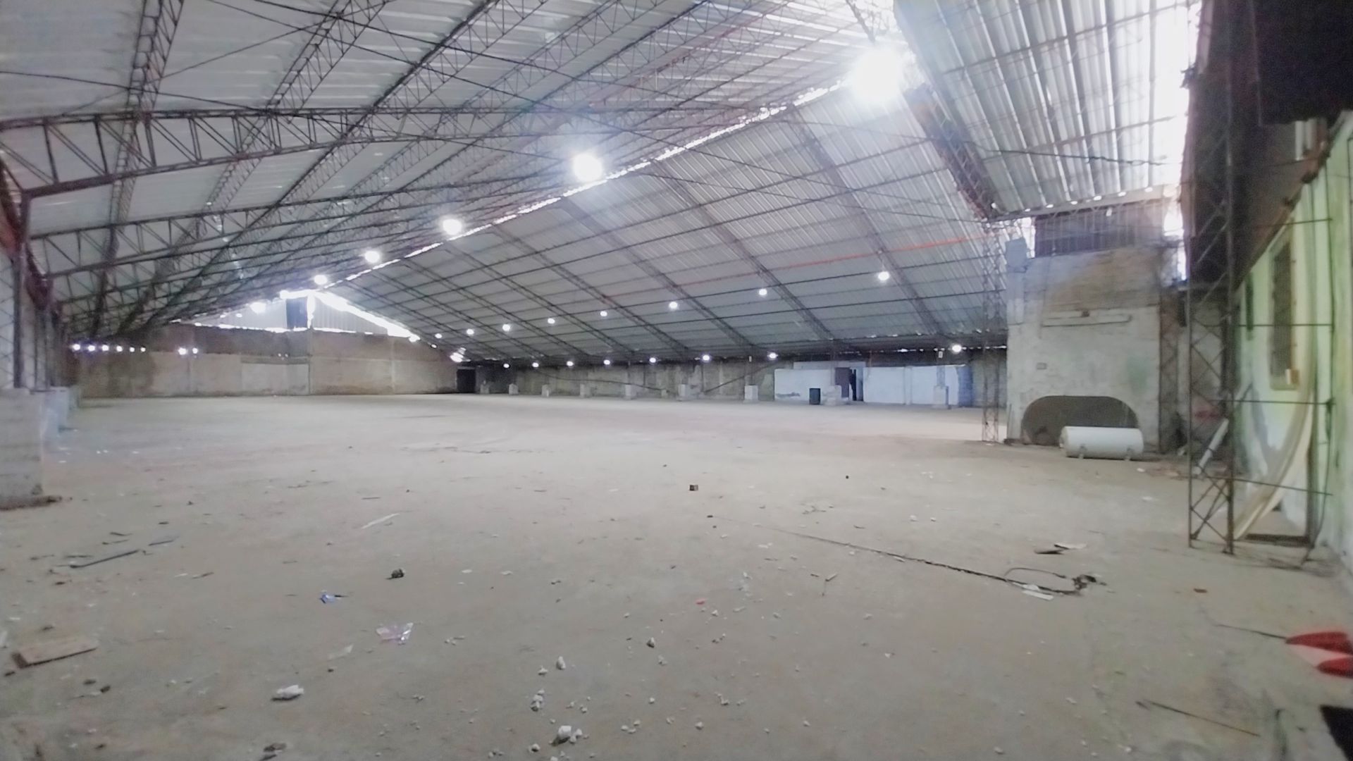 Galpón con Oficinas Excelente Ubicación Local Comercial