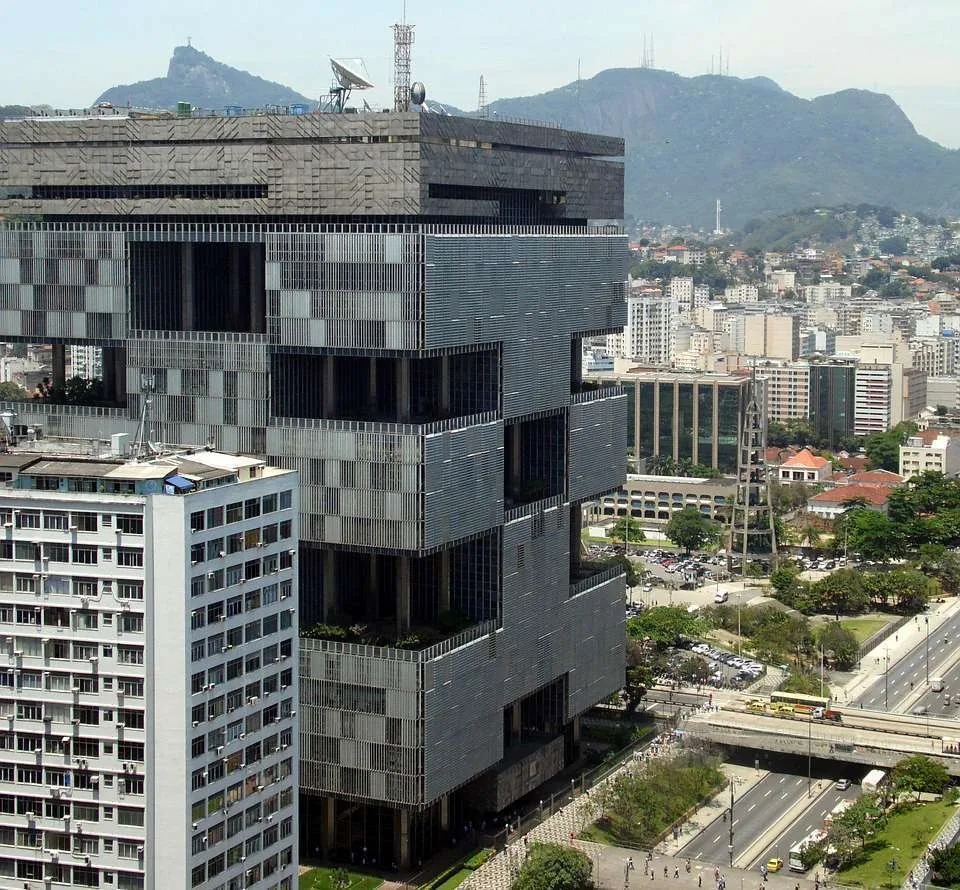 Vacancia de oficinas premium sube y los precios bajan