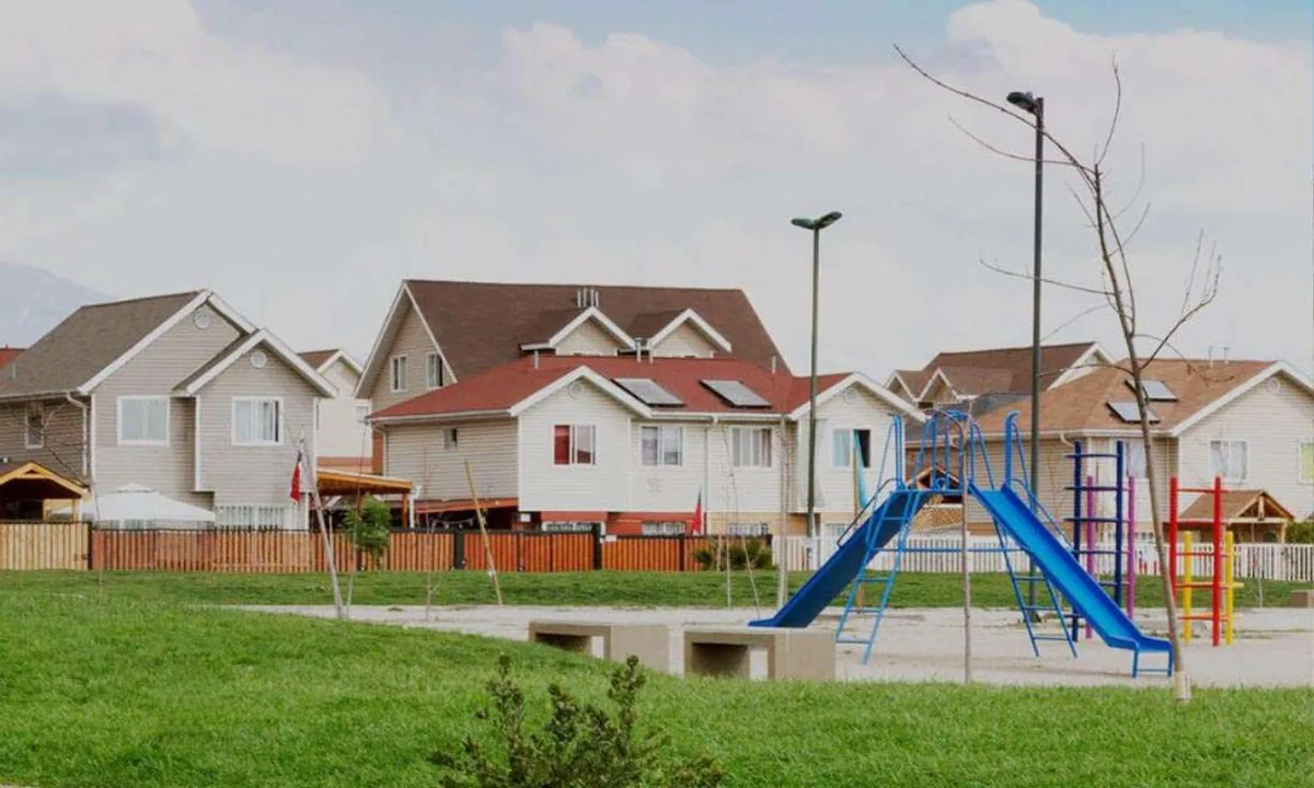 Ventas de casas nuevas se disparan y consolidan a Lampa, Colina y Puente Alto como líderes del mercado